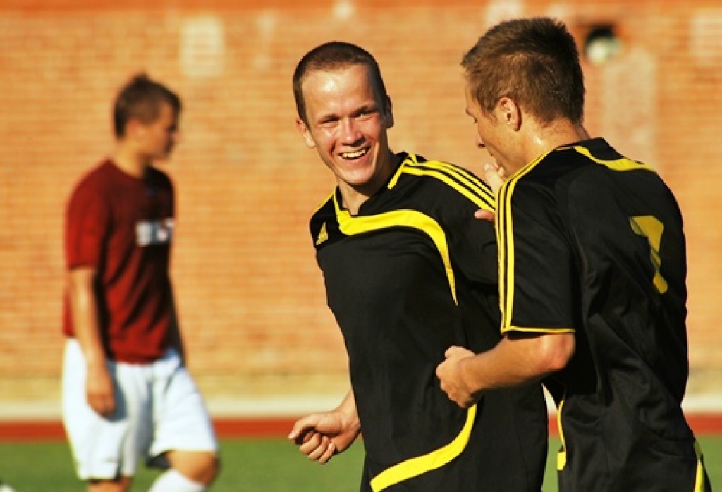Iecavā noskaidro futbola finālistus