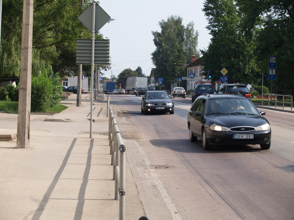 Sagatavos apvedceļus A7 remontam Iecavā