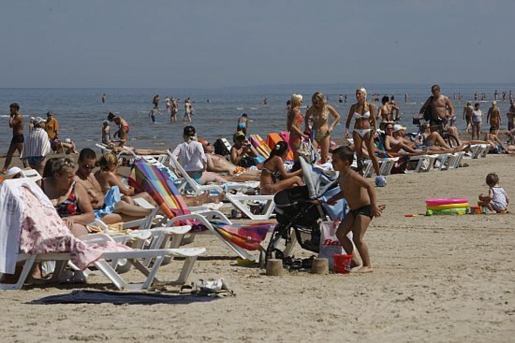 Brīvdienās kļūs karstāks, laiks būs pārsvarā saulains