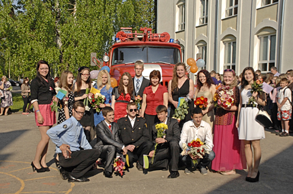 Skolās izskan Pēdējais zvans