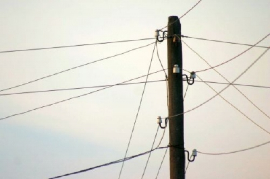 Kurmenē, arī Vallē nav elektrības, parādās sniegs