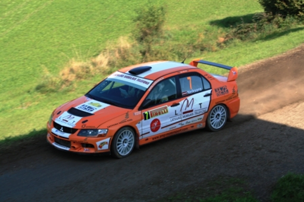 Māris Neikšāns/Raivis Jansons otrie ātrākie «Pirelli Star Driver» sacensībās, tomēr lielo balvu neiegūst