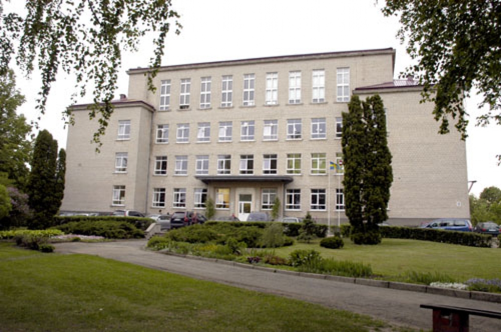 Sākas iestāžu un īpašumu pārņemšana