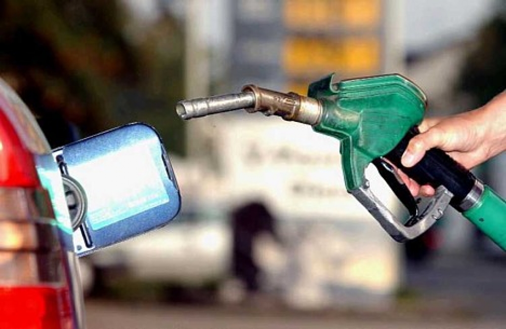 Latvijā šogad viens no straujākajiem degvielas cenu kāpumiem ES