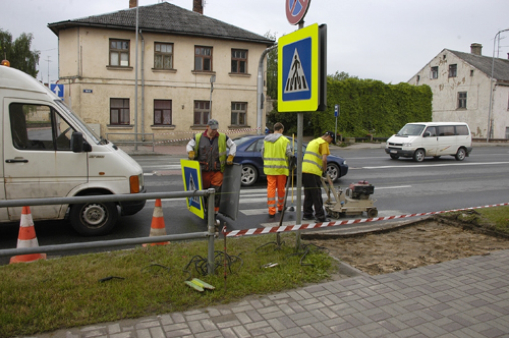 Likvidē gājēju pāreju
