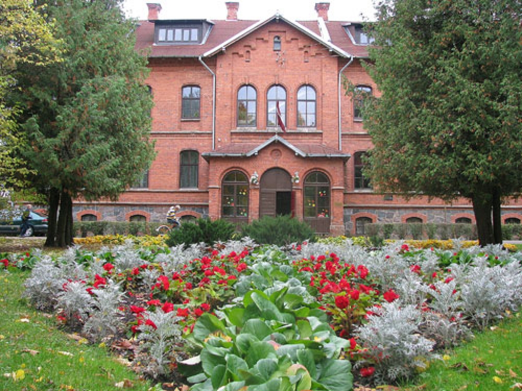 Skola kļūs siltāka