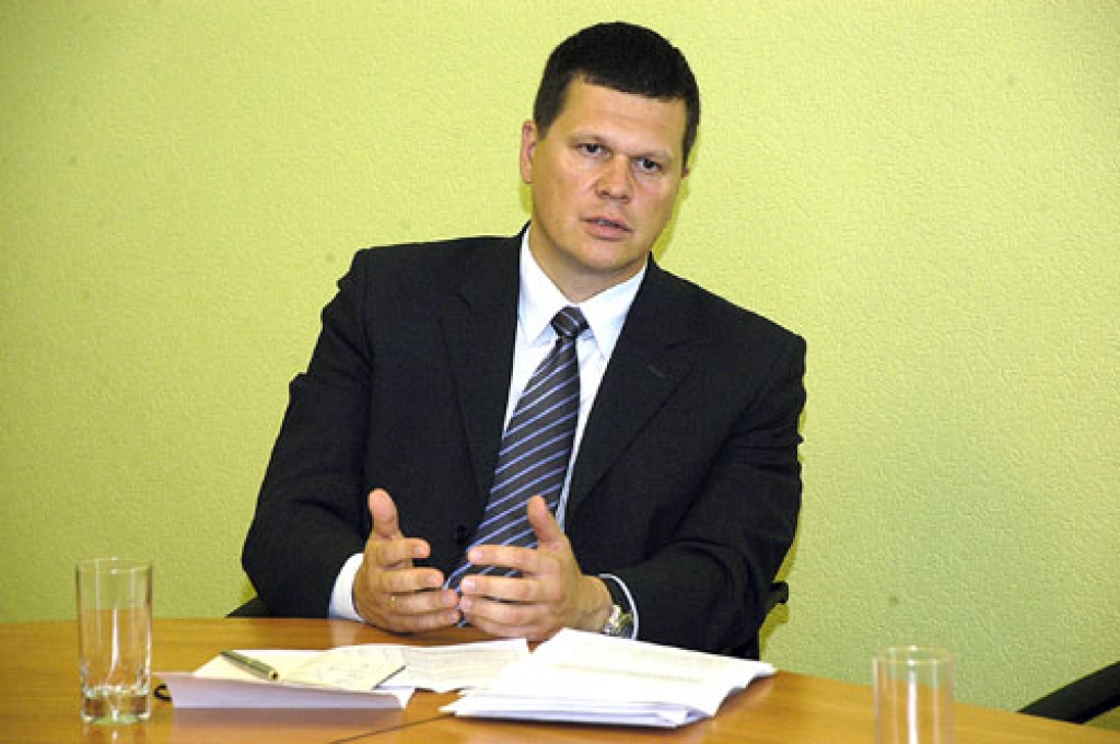 Ministru neapmierina lauku ceļi