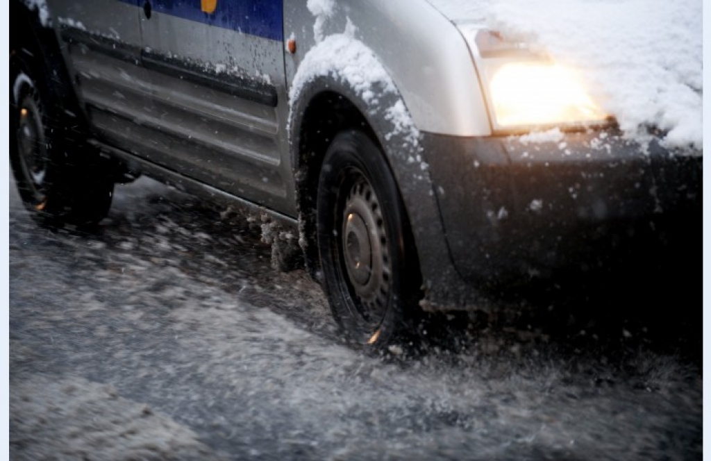 Kurmenē avārijā bojāti divi auto