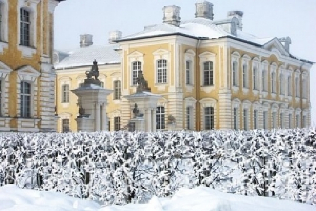 Rundāles pilī filmēs «Annu Kareņinu»