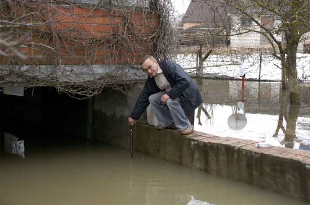 Bērzkalnu mājas slīkst ūdenī