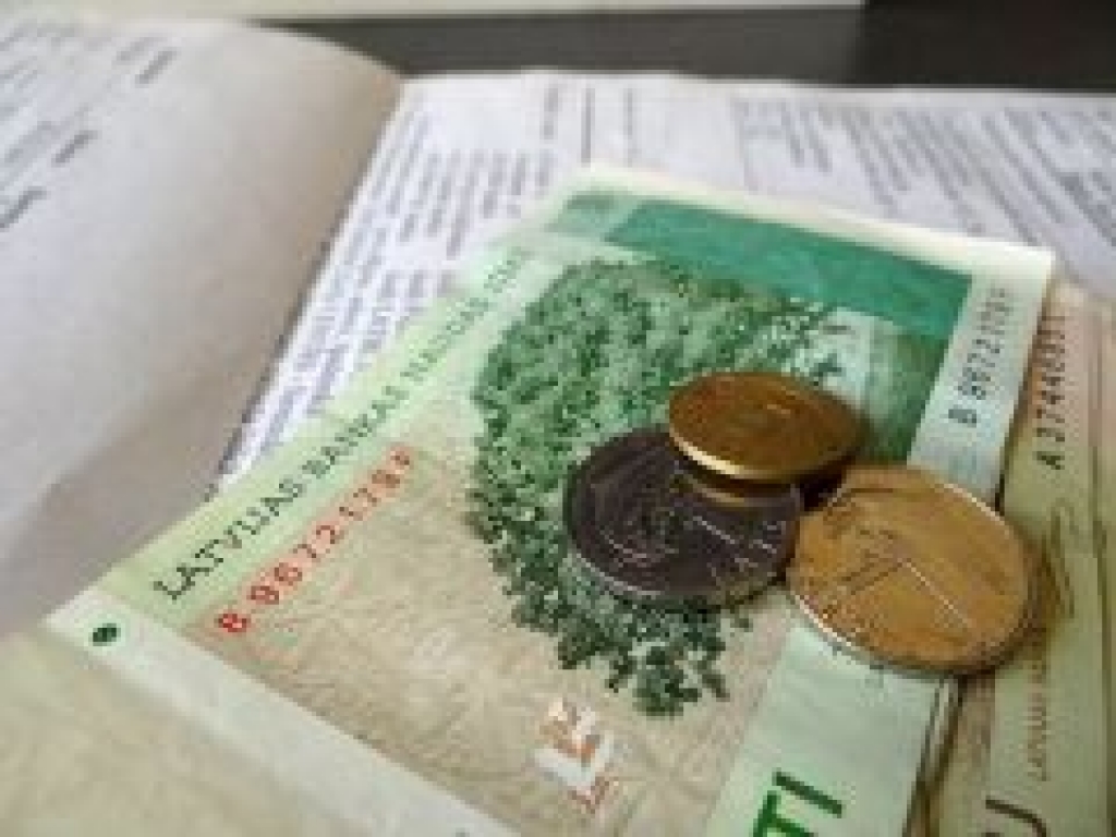 Komiteju sēdēs jāskata daudz finanšu jautājumu
