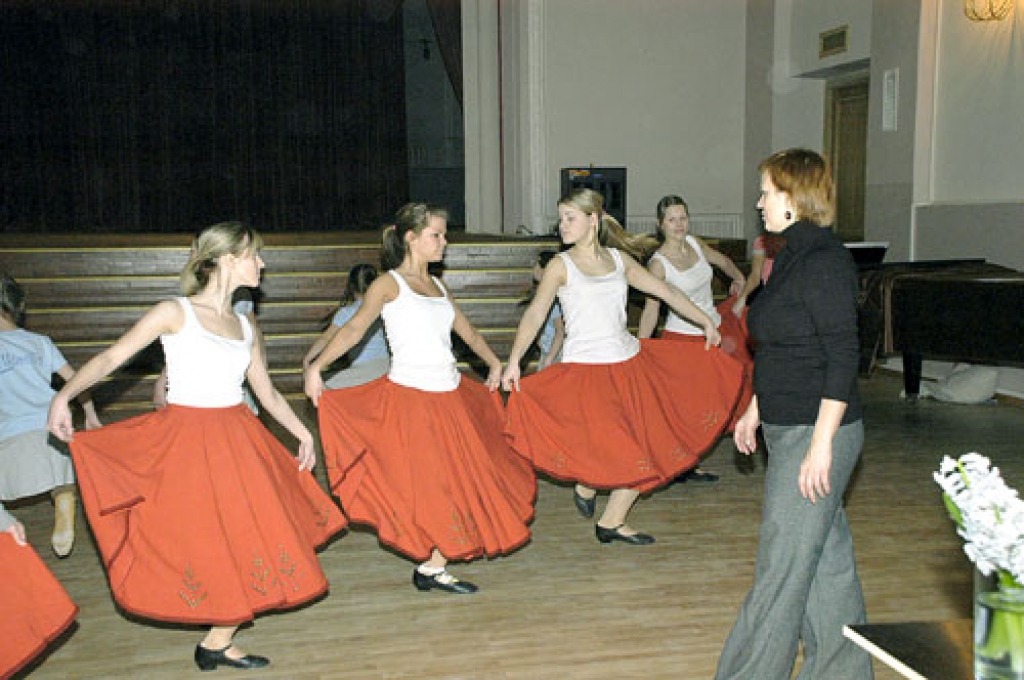 Deju autores Bauskā vada semināru
