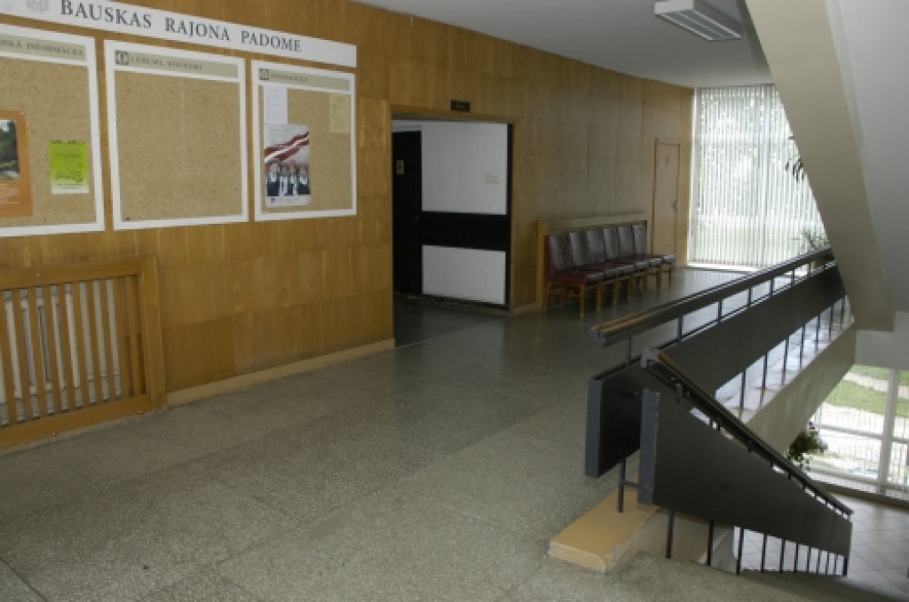Rajona Padome samazina izdevumus