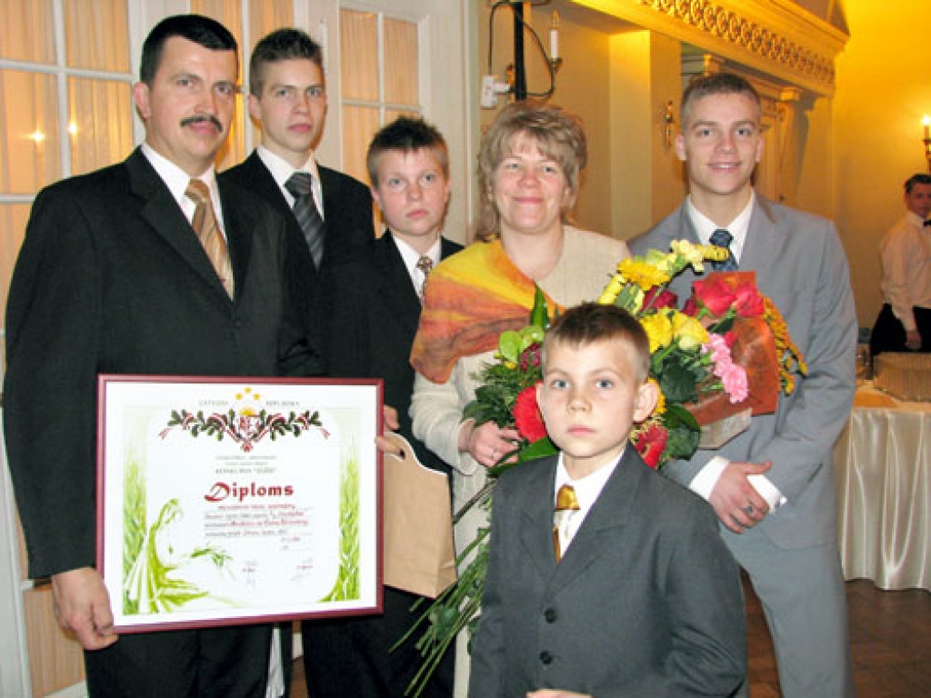 Sirsnīgi vārdi uzmundrina drūmā ikdienā