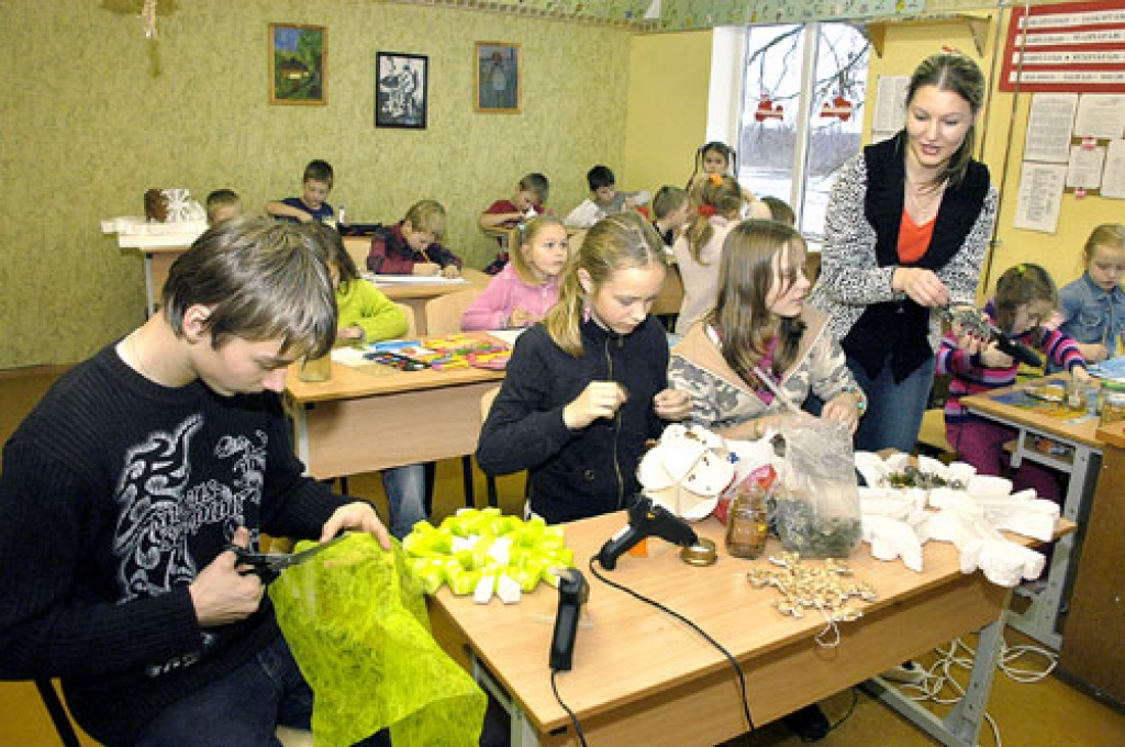 Bērni uzziedina leduspuķes