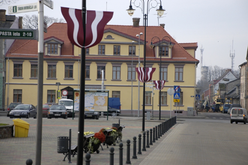 Lielākā daļa Latvijas iedzīvotāju zina 18. novembra svētku nozīmi