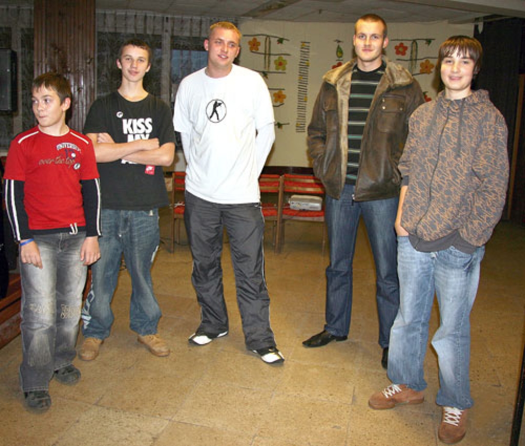 Datorspēles «Counter Strike» fani pulcējas Grenctālē