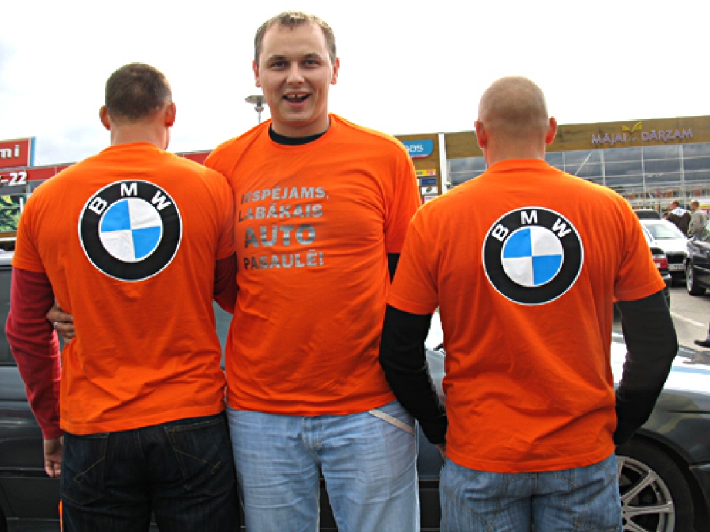 „BMW” uzlidojums Bauskā