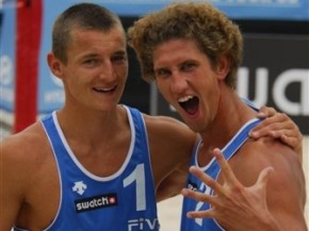 Latvijas sieviešu basketbola izlasei un pludmales volejbolistiem šodien uzvaras