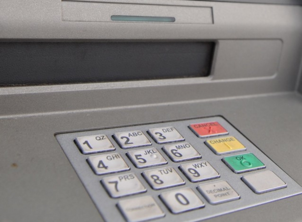 Rundāle var zaudēt vienīgo bankomātu