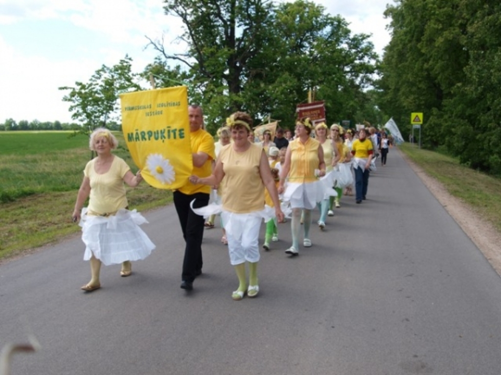 Aicina pieteikties Rundāles novada svētku gājienam