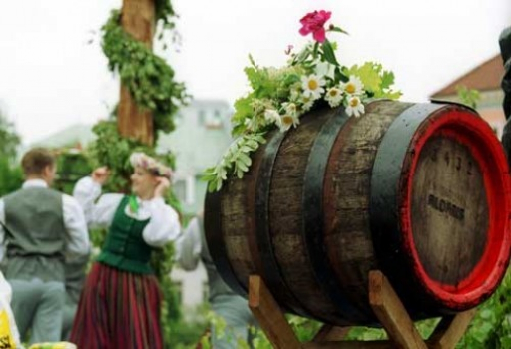 Bārbelē Jāņos iztiks bez balles