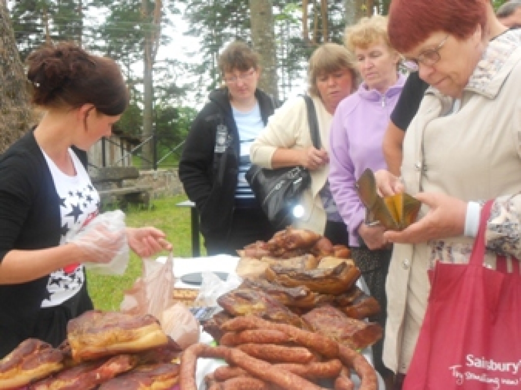 Rundāles jaunajam tirdziņam vajadzīgs vārds