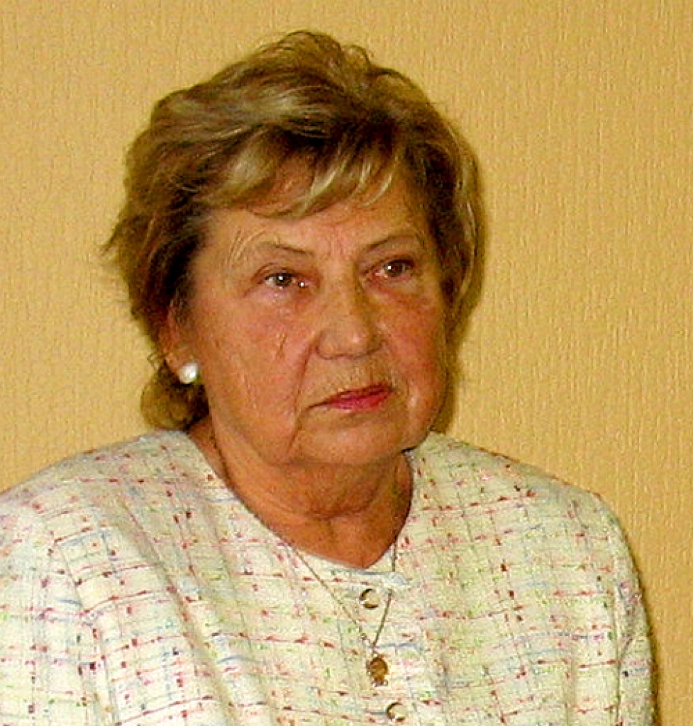 Apbalvo pieredzējušu mediķi