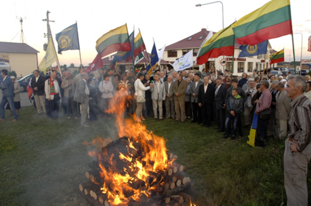Lietuva vērienīgi svin Baltijas ceļa 23. gadadienu