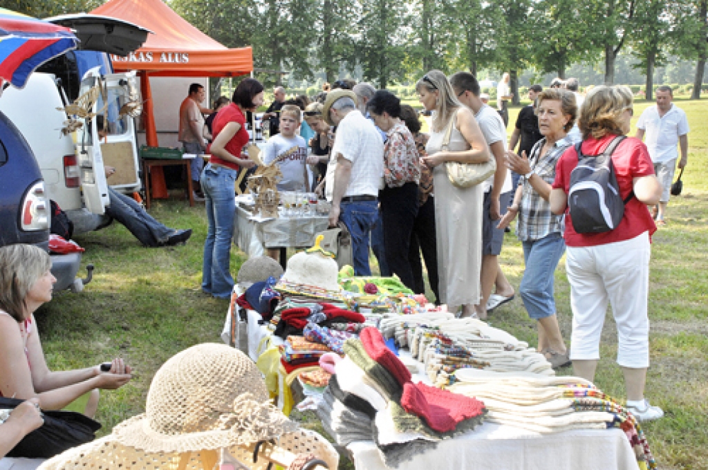 Annas dienas tirgus Rundālē būs jauna tradīcija