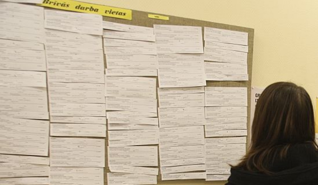 Vasarā samazinās bezdarbnieku skaits