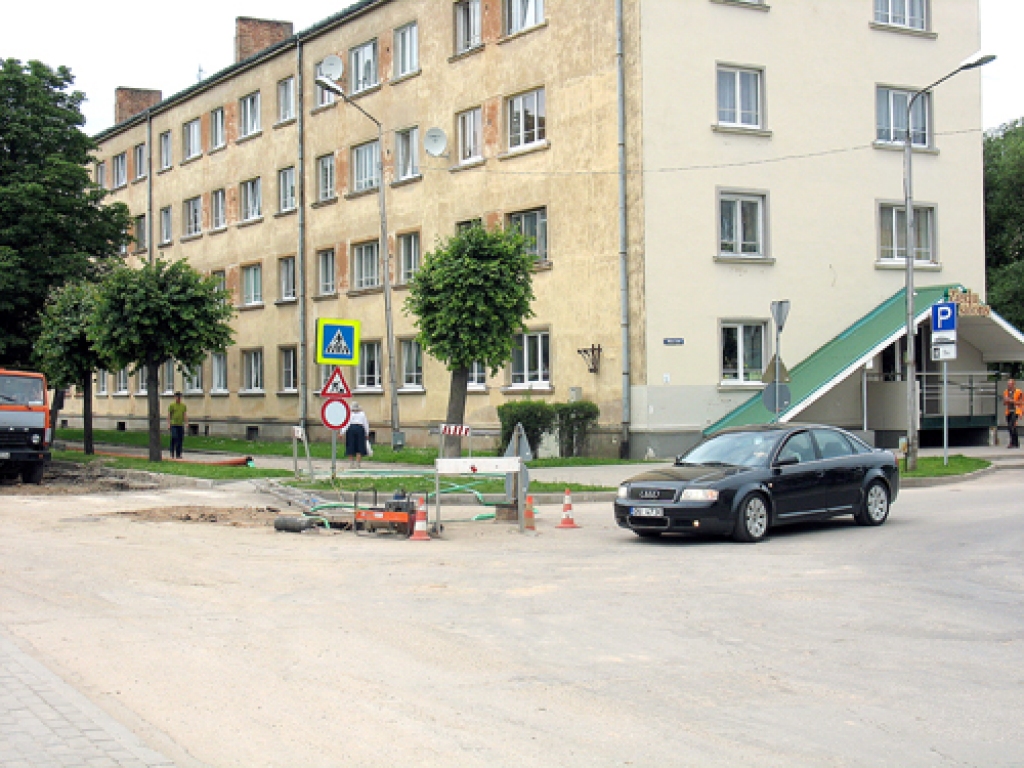 Satiksmei Bauskā slēgs krustojumu