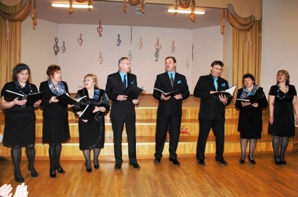 Mežotnē rīko sadziedāšanās svētkus