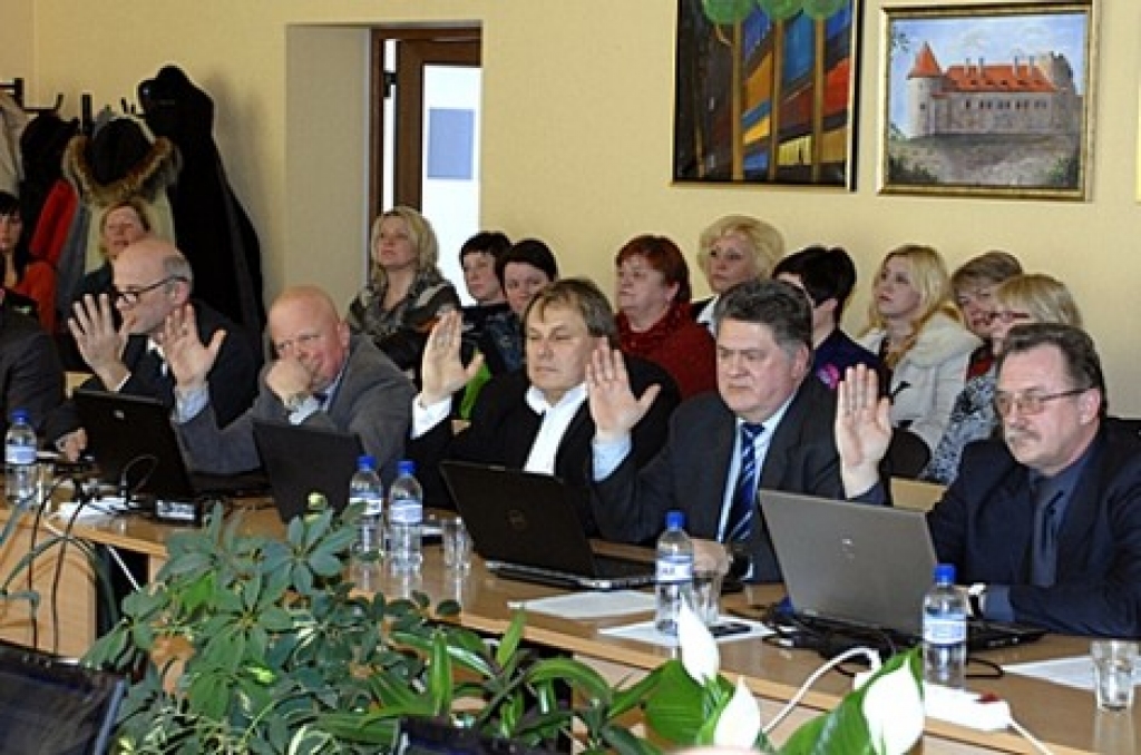 Ministrija iebilst pret deputātu lēmumiem