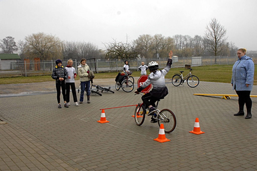 Prasmes rādīs jaunie velosipēdisti