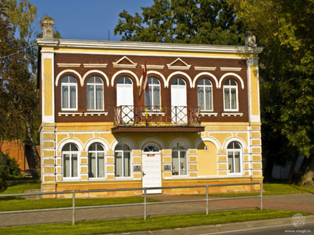 Vēl pāragri runāt par mājas nojaukšanu