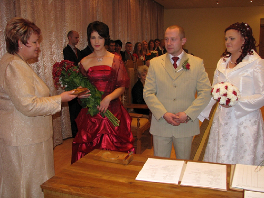 Kāzu datumu – 2011. gada 11. mēneša 11. dienu – izvēlējušies pirms pieciem gadiem