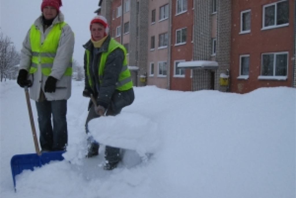 Bauskā sniega sega pieaugusi līdz 20 centimetriem