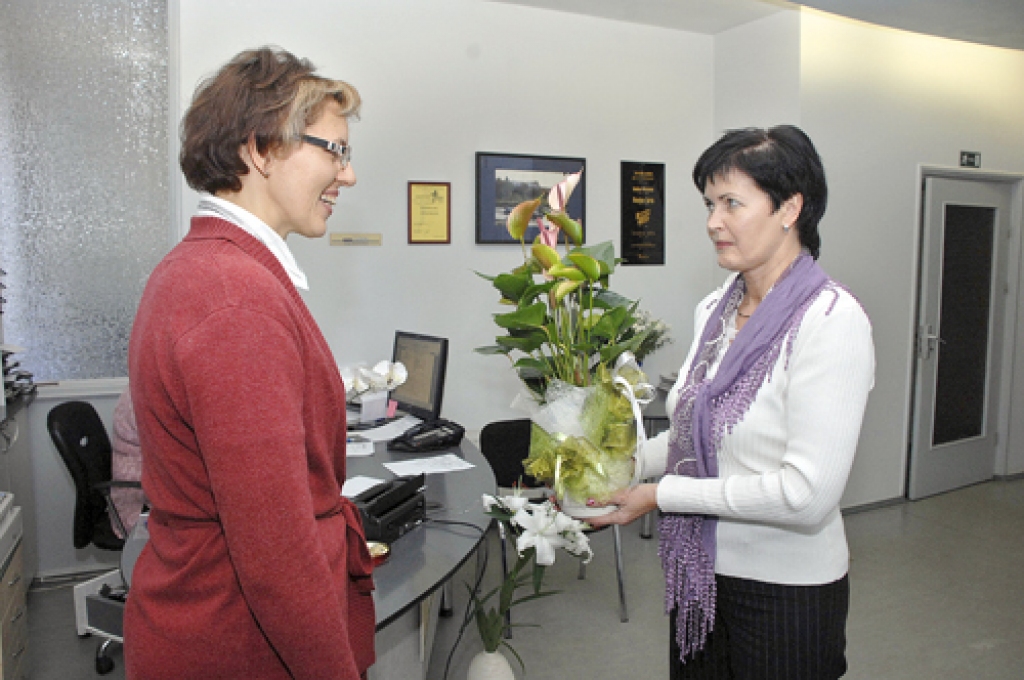 Jaunākie gaviļnieki redakcijā svin pirmo jubileju