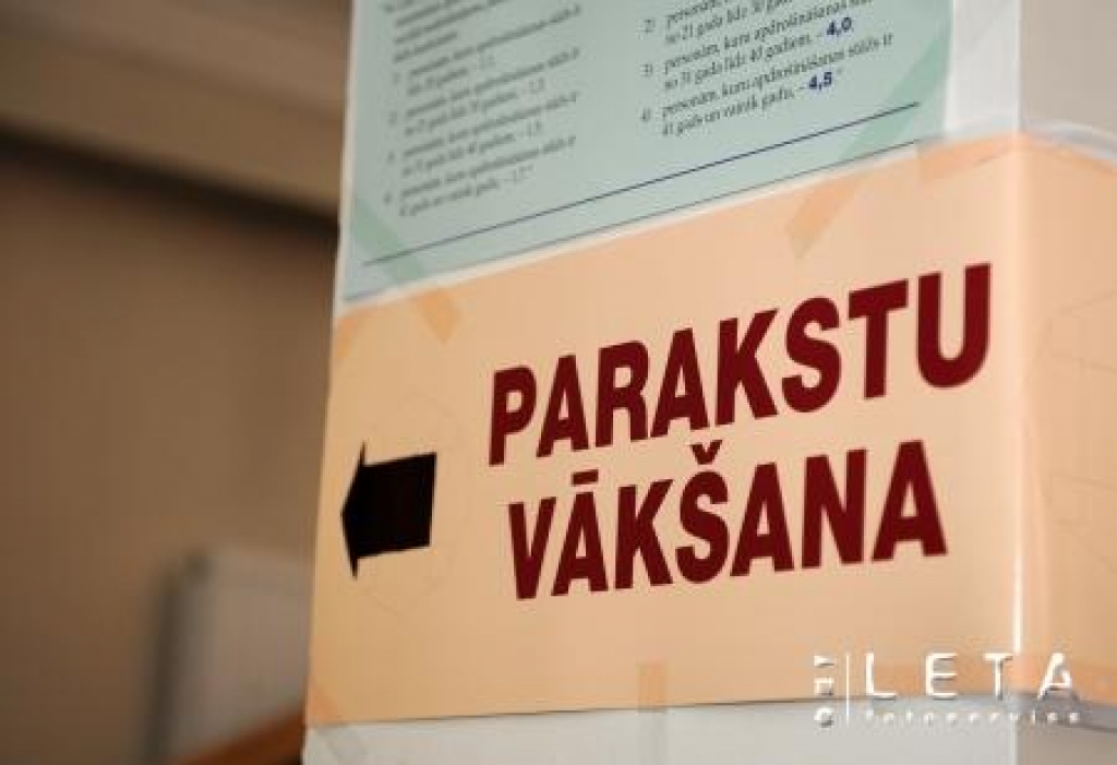 Novembrī vāks parakstus par krievu valodu kā otro valsts valodu