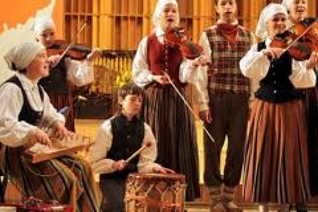 Sadziedāsies Zemgales un Ziemeļlietuvas folkloras kopas