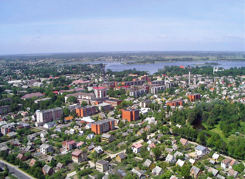 Vasaras skolā jaunieši pēta ūdens resursus