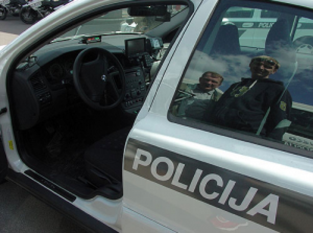 Policija aiztur piedzērušos motociklistu
