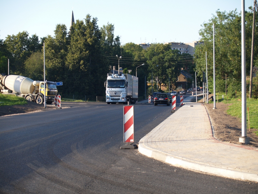 Daļēji paveikts A7 remonts Iecavā pusē