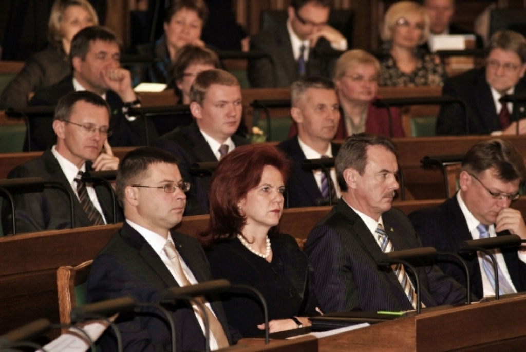 Vairums iedzīvotāju neapmierināti ar pašreizējās Saeimas darbu