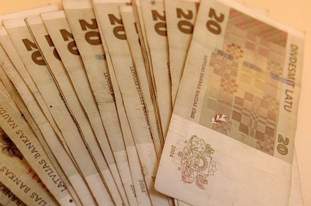 Ar interneta sludinājuma palīdzību izkrāpj 500 latus