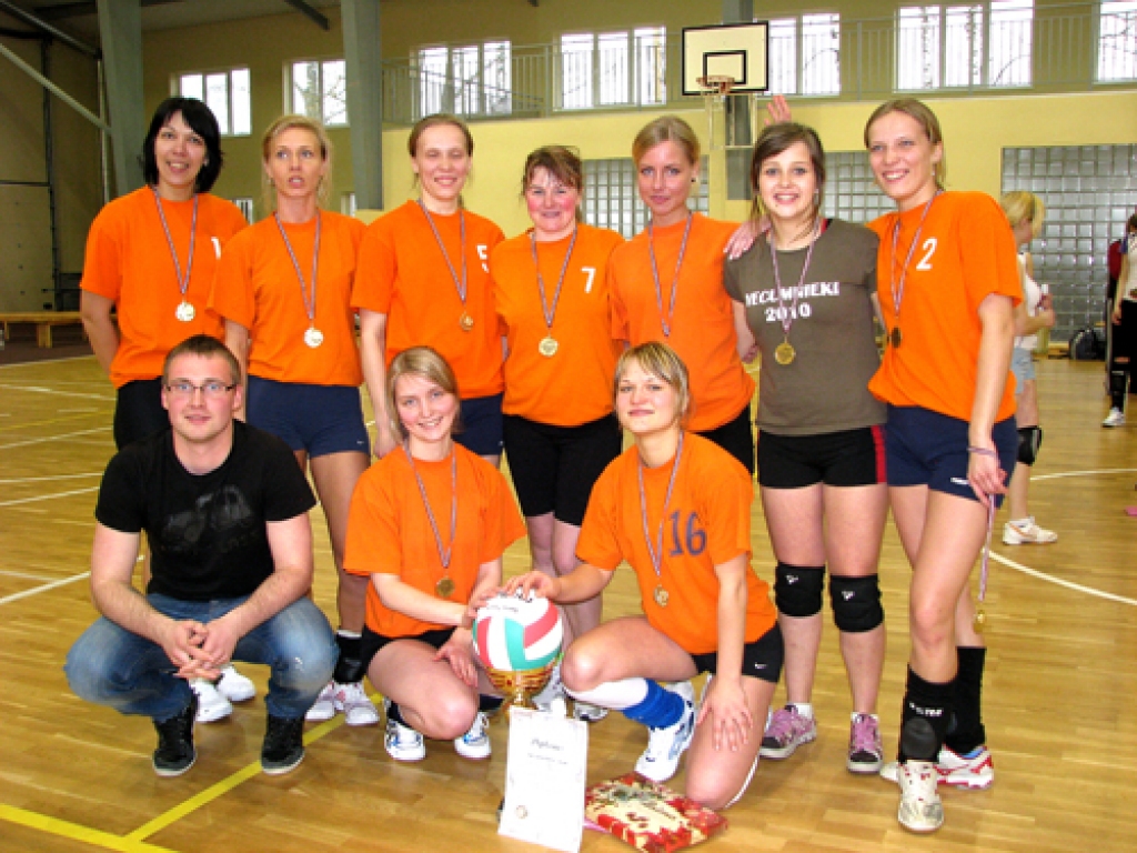 Volejbolā čempiona titulu izcīna Vecumnieku sportistes