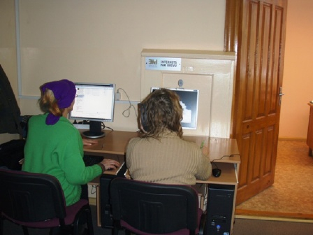 Piešķir dotāciju internetam bibliotēkās