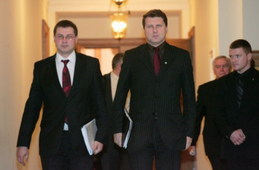 Valdības darbs neapmierina 76% iedzīvotāju