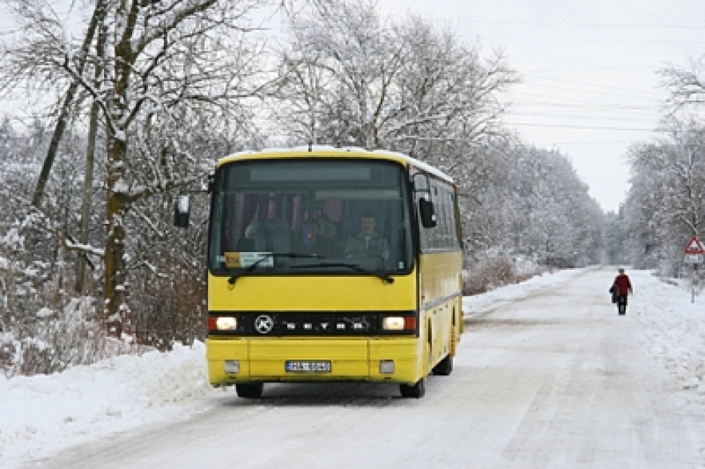 Autobusi kavējas slideno ceļu dēļ